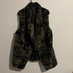Camouflage Velour Vest